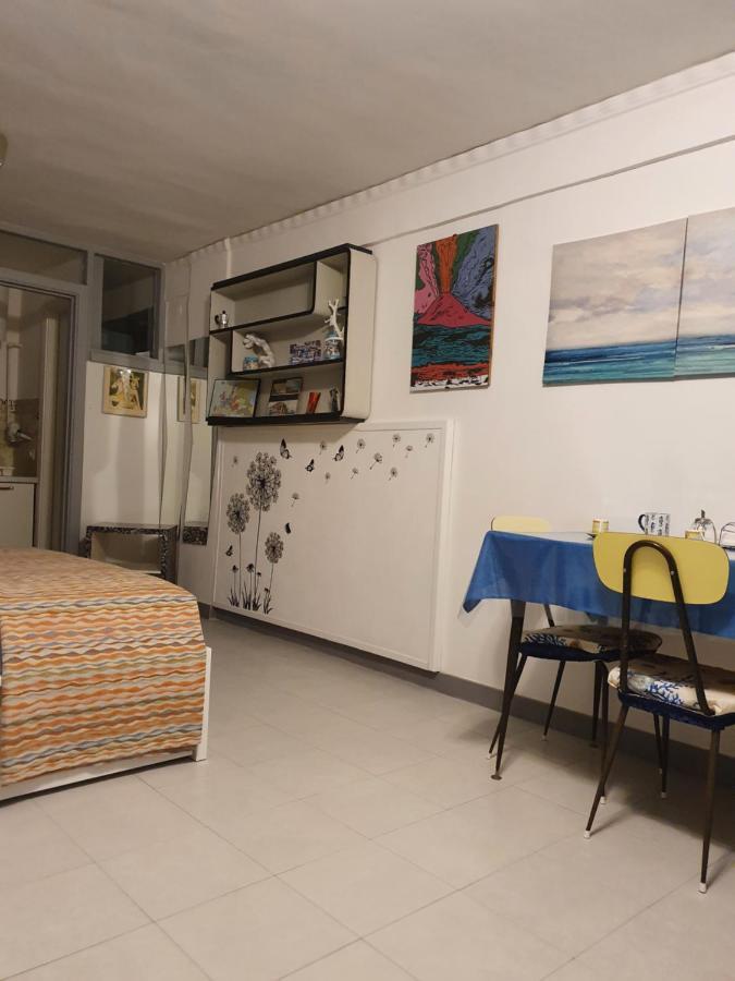 San Gregorio Suite&Breakfast Наполи Екстериор снимка